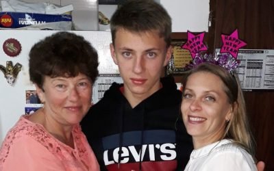 Happily re-united families in Israel